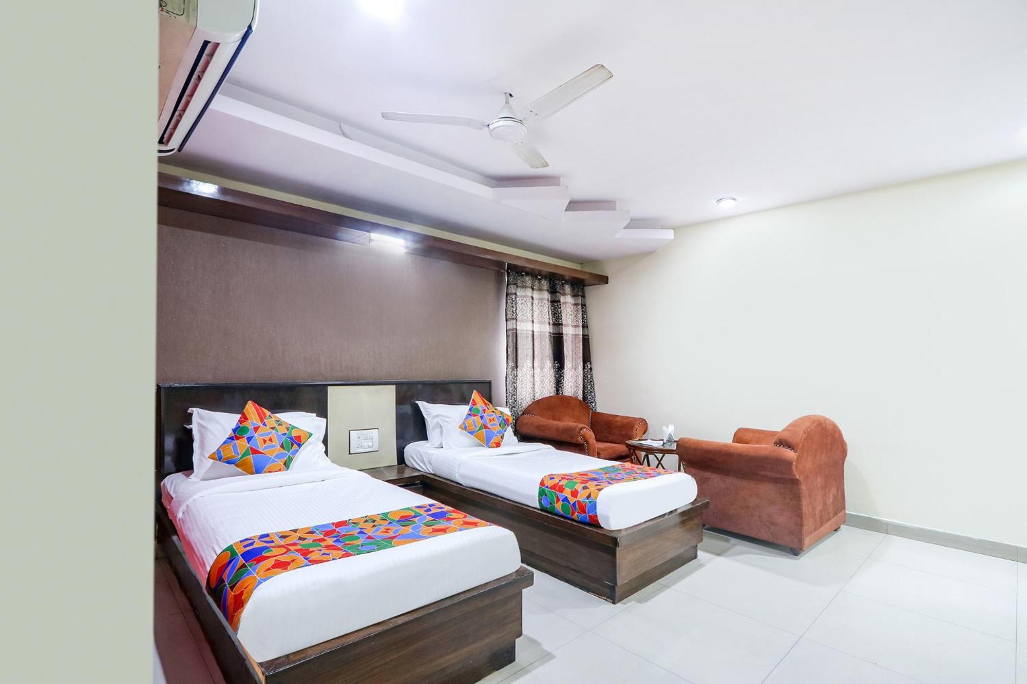 Fabhotel Royal Residency II - Nr Metro Station Lakdikapul Haiderabad Buitenkant foto