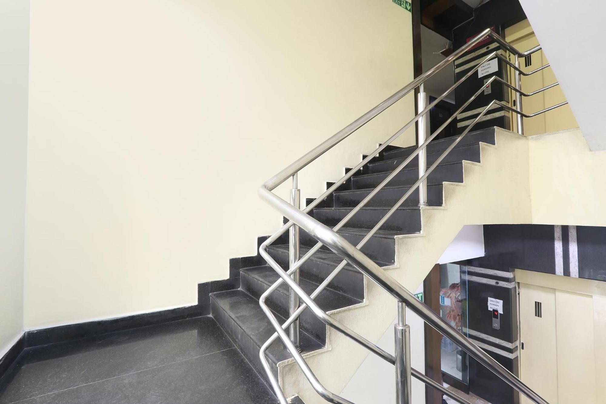 Fabhotel Royal Residency II - Nr Lakdikapul Metro Station Haiderabad Buitenkant foto
