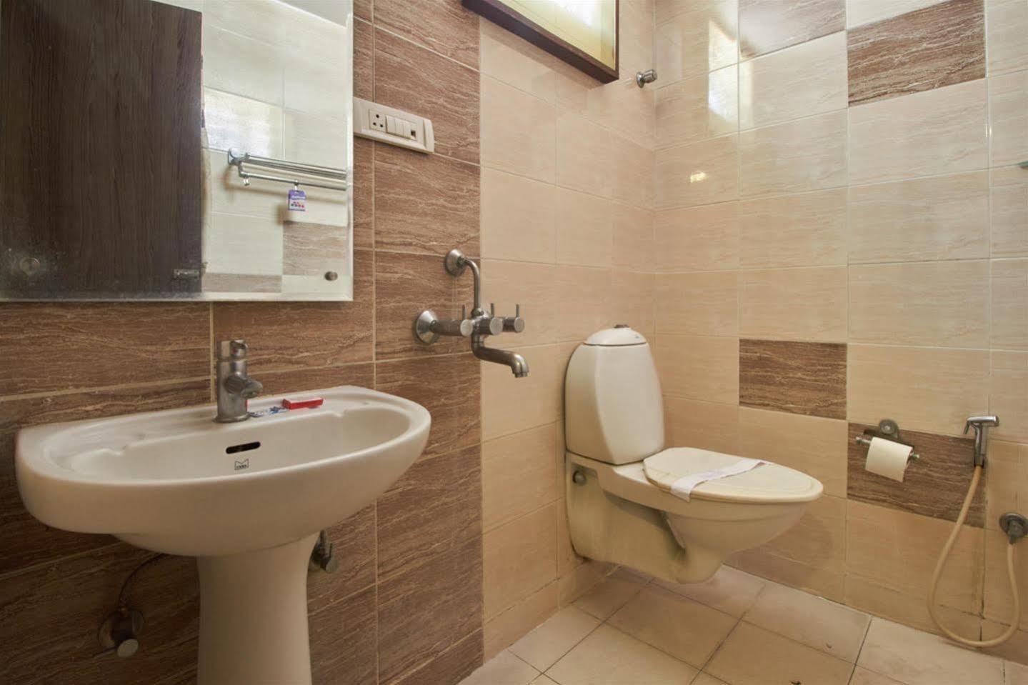 Fabhotel Royal Residency II - Nr Metro Station Lakdikapul Haiderabad Buitenkant foto