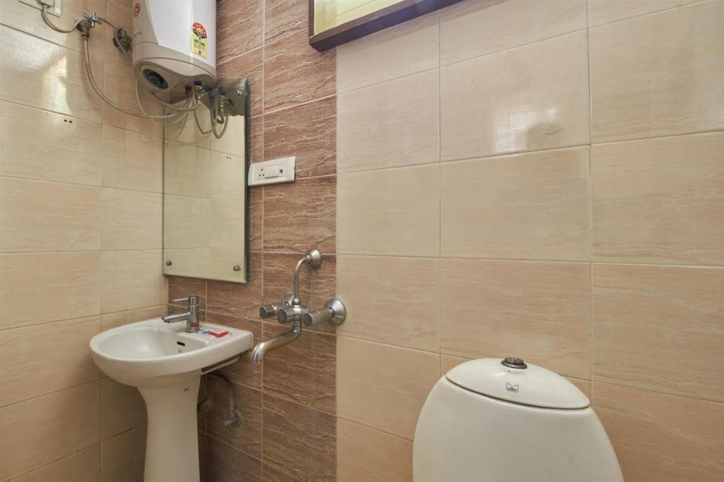 Fabhotel Royal Residency II - Nr Metro Station Lakdikapul Haiderabad Buitenkant foto