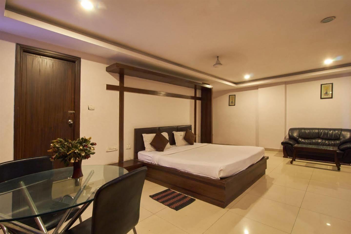 Fabhotel Royal Residency II - Nr Metro Station Lakdikapul Haiderabad Buitenkant foto